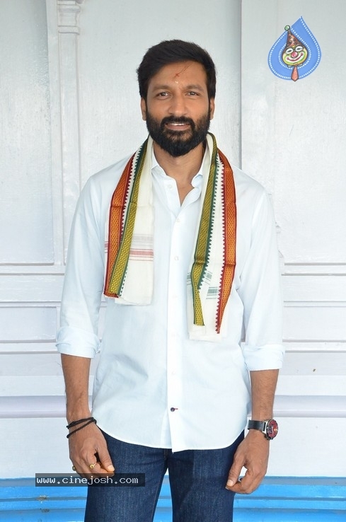 GopiChand New Film Opening Pics - 6 / 20 photos