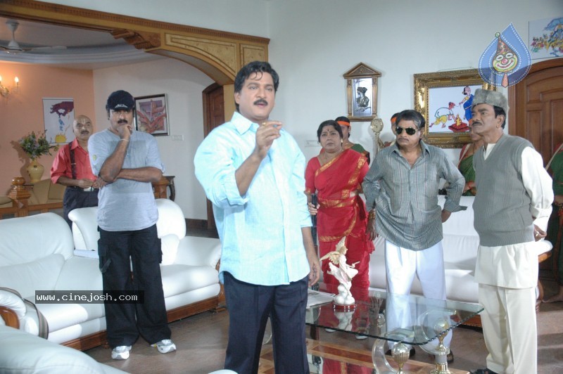 Gudu Gudu Gunjam Movie Stills - 33 / 60 photos