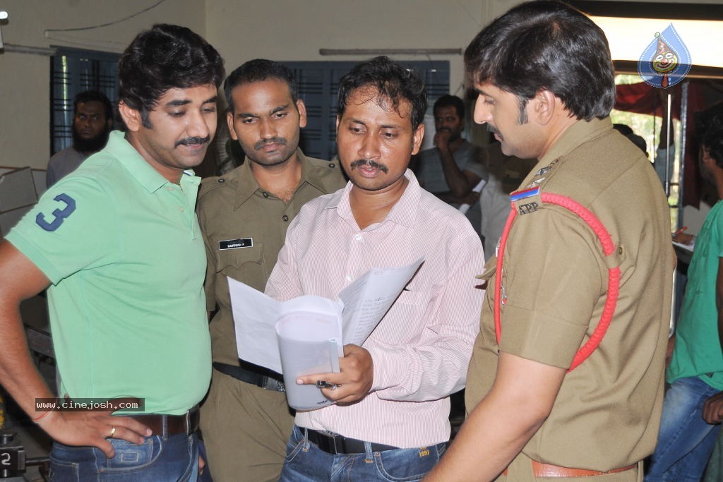 Gulabi Movie Stills - 20 / 31 photos