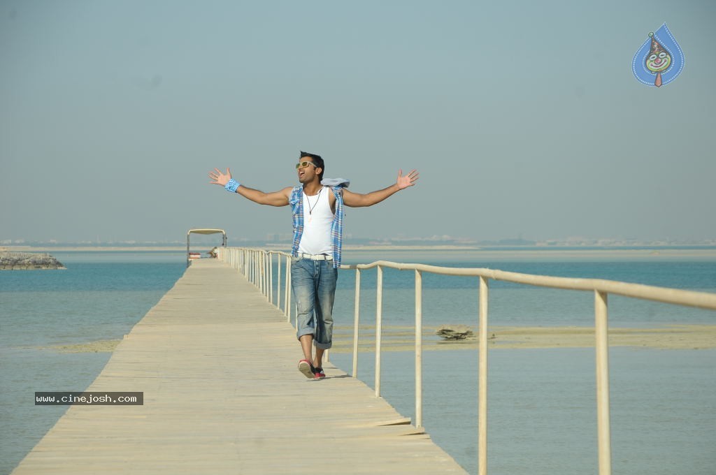 Gunde Jaari Gallanthayyinde Stills n Walls - 63 / 74 photos