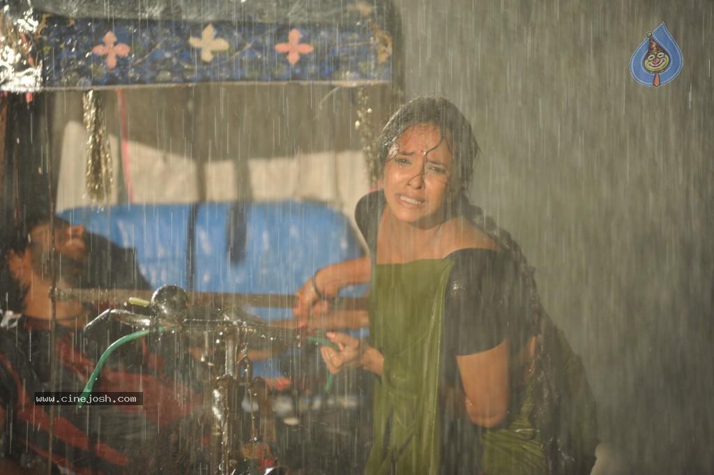 Gundello Godari Movie New Stills - 20 / 42 photos