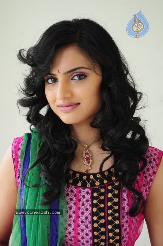 Gurudu Movie Stills - 11 / 31 photos