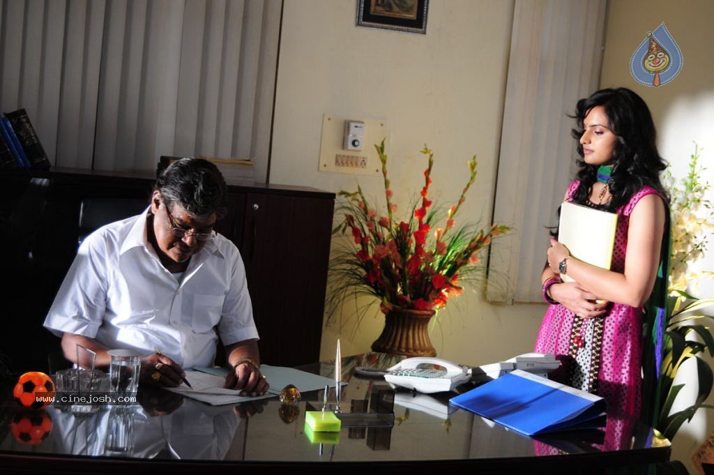 Gurudu Movie Stills - 22 / 31 photos