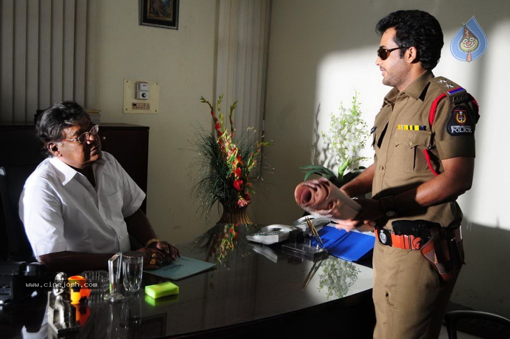 Gurudu Movie Stills - 23 / 31 photos