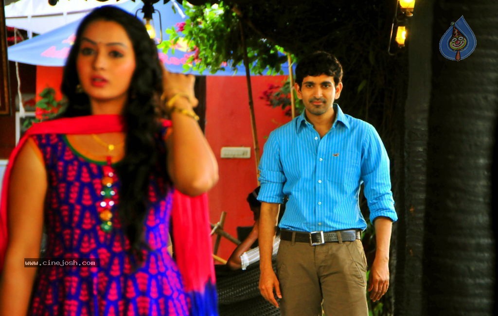 Hrudayam Ekkadunnadi Stills n Walls - 6 / 30 photos