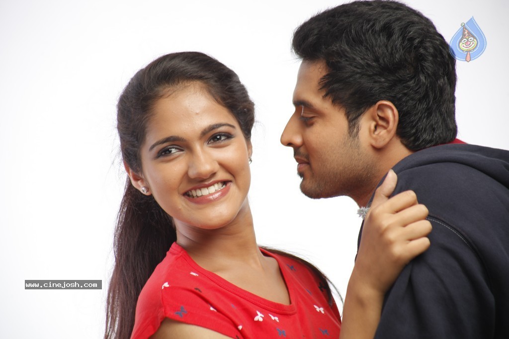 Hum Tum Movie New Gallery - 2 / 67 photos