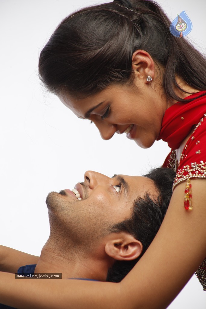 Hum Tum Movie New Gallery - 15 / 67 photos