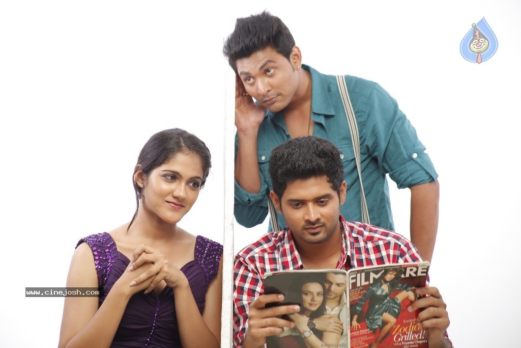 Hum Tum Movie New Gallery - 23 / 67 photos