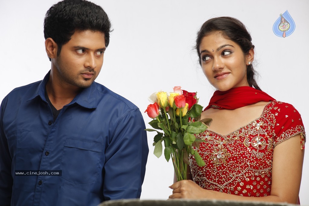 Hum Tum Movie New Gallery - 31 / 67 photos