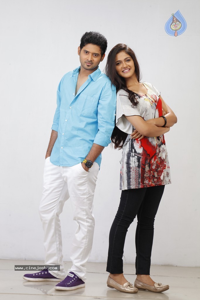 Hum Tum Movie New Gallery - 39 / 67 photos