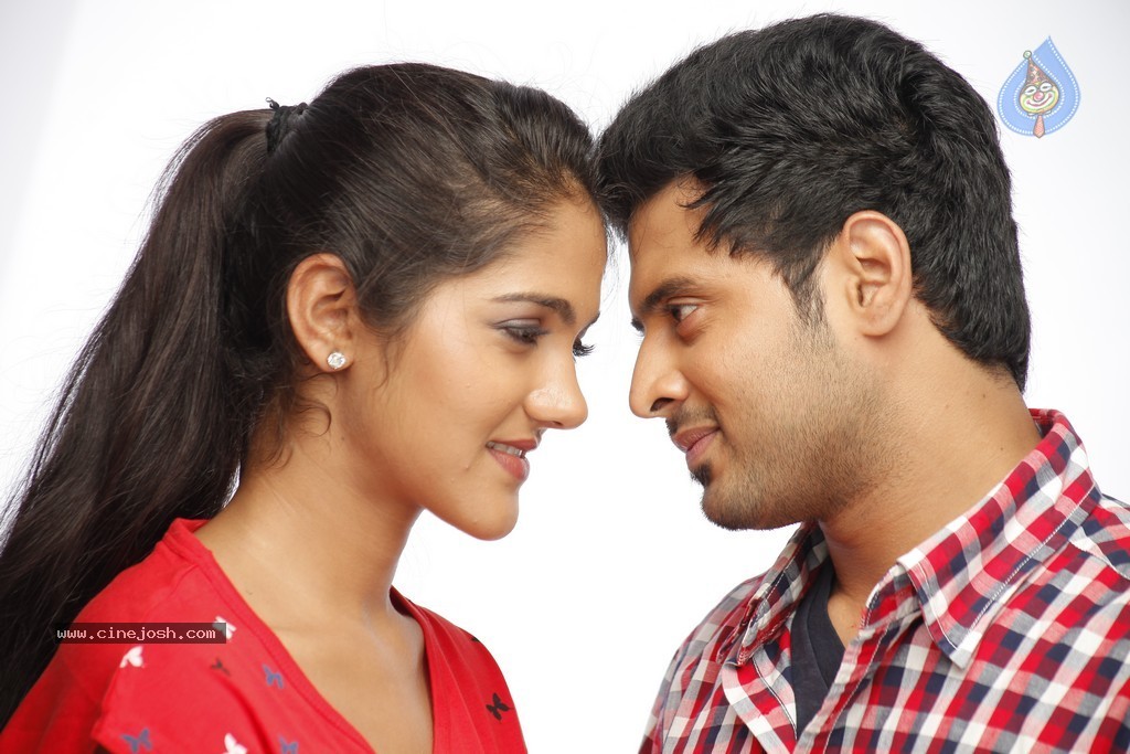 Hum Tum Movie New Gallery - 40 / 67 photos