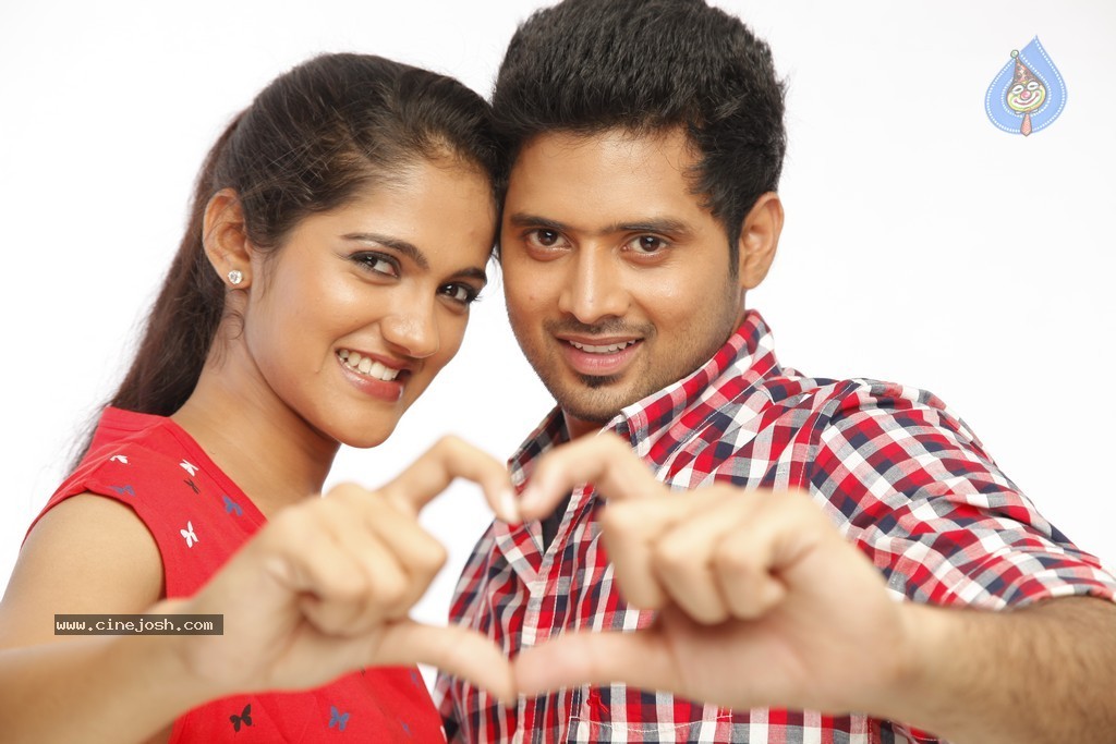 Hum Tum Movie New Gallery - 41 / 67 photos