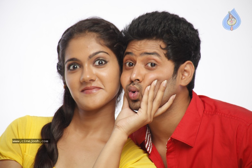 Hum Tum Movie New Gallery - 45 / 67 photos