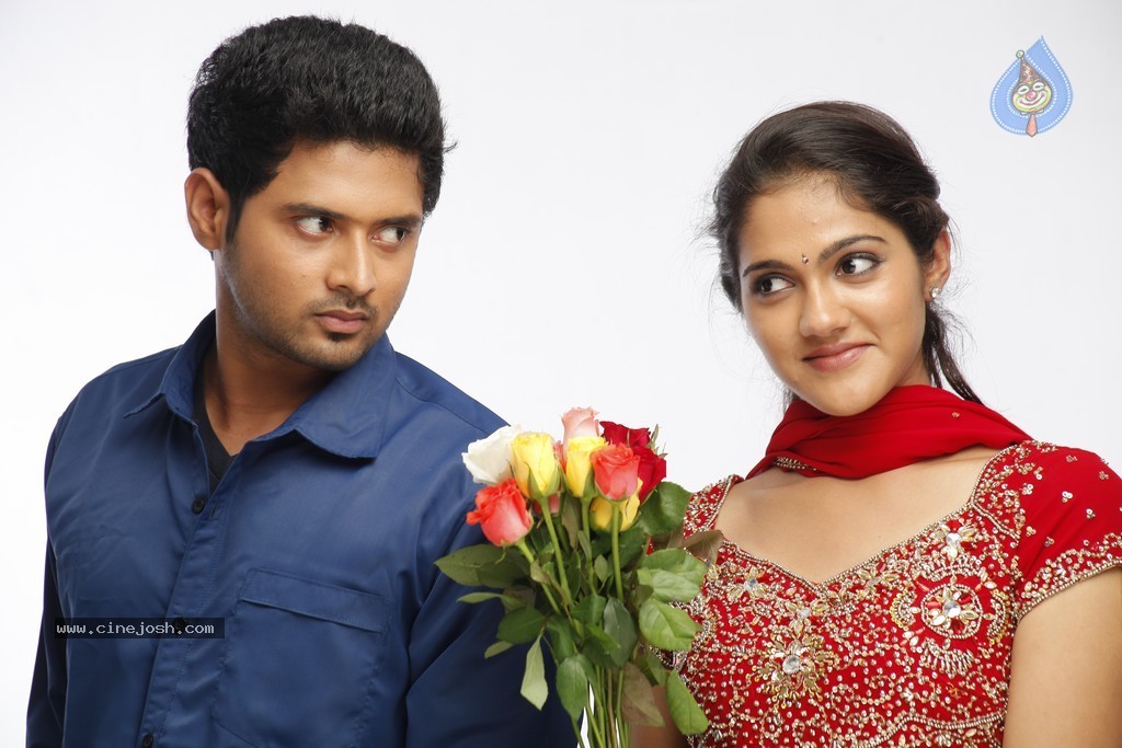 Hum Tum Movie New Gallery - 56 / 67 photos