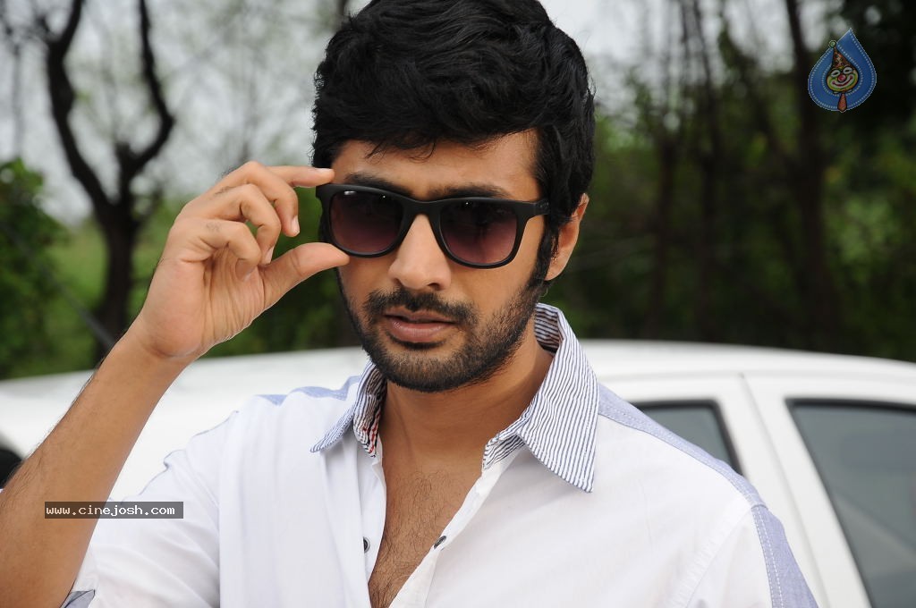 Hyderabad Love Story Working stills - 12 / 48 photos