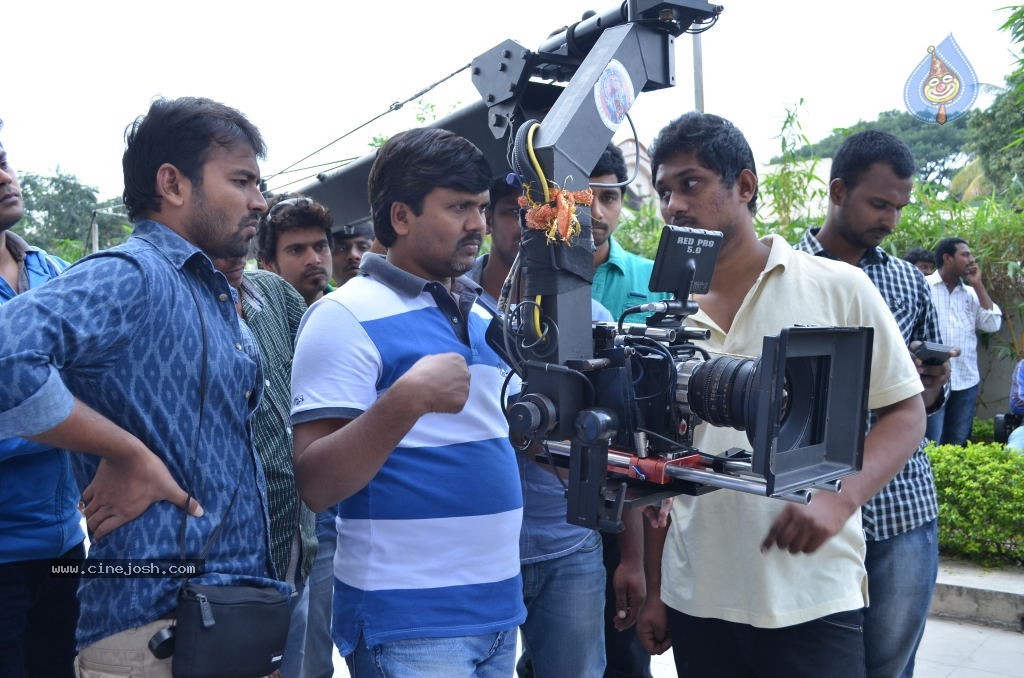 Hyderabad Love Story Working stills - 19 / 48 photos