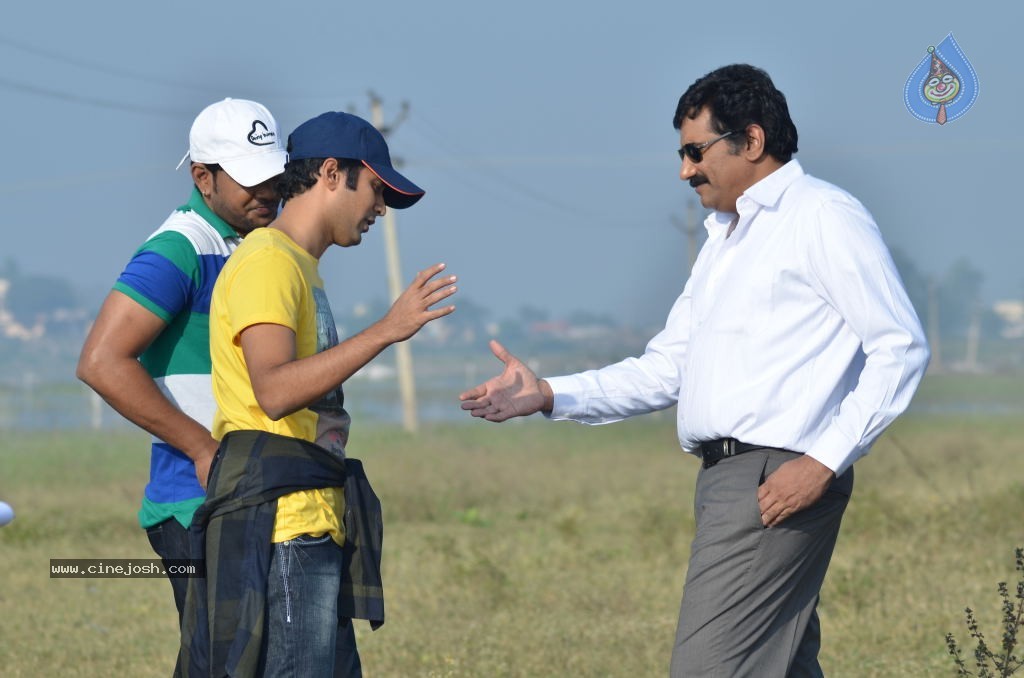 Hyderabad Love Story Working stills - 22 / 48 photos