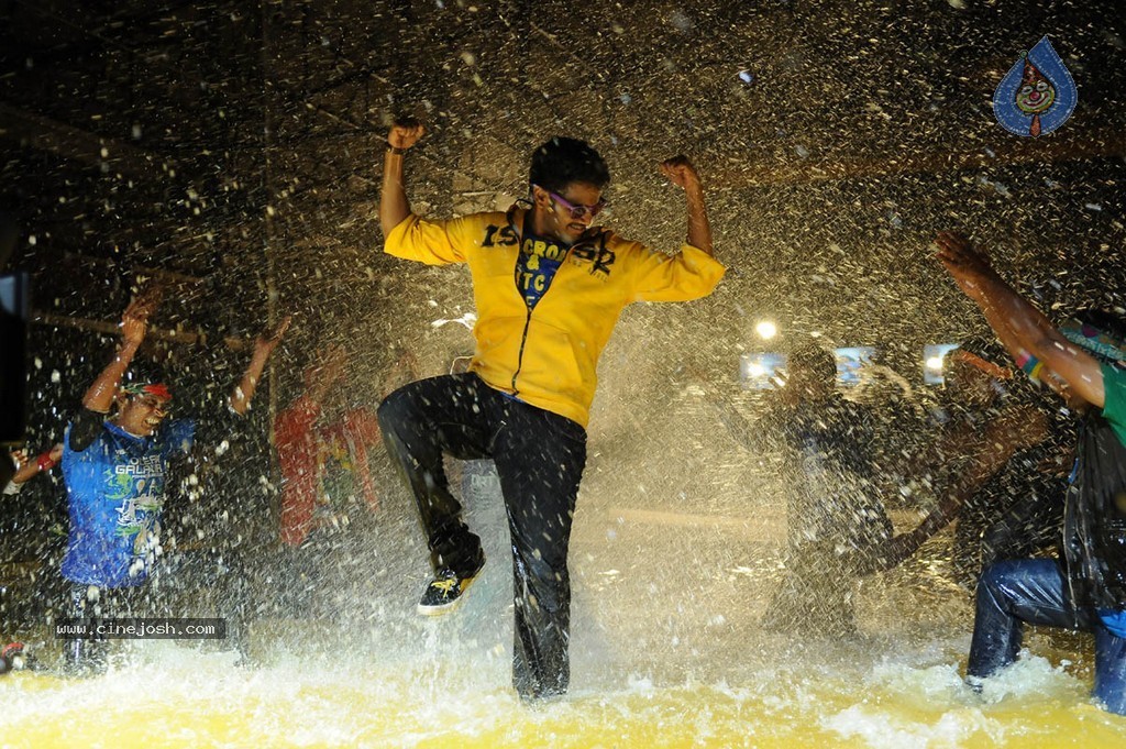 I am in Love Movie New Stills - 49 / 56 photos