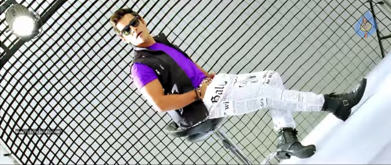 I Movie New Stills - 23 / 24 photos