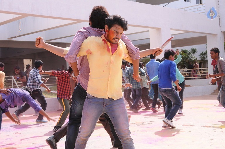 Iddari Madhya 18 Movie Photos and Posters - 14 / 31 photos