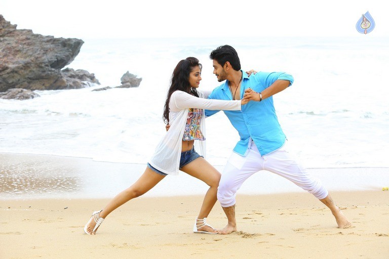 Iddari Madhya 18 Movie Stills - 41 / 46 photos