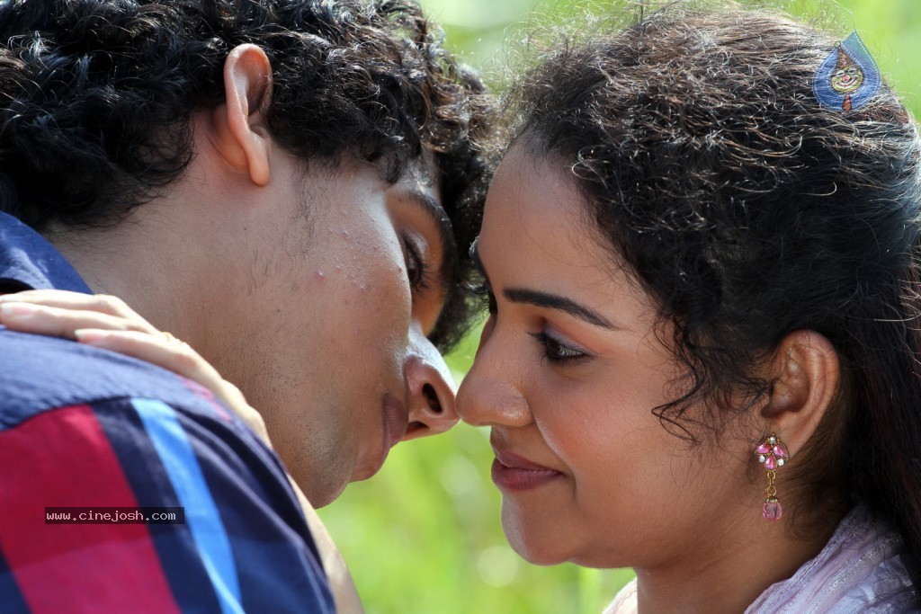 Iddaru Bhamala Kougili Movie Stills  - 11 / 30 photos