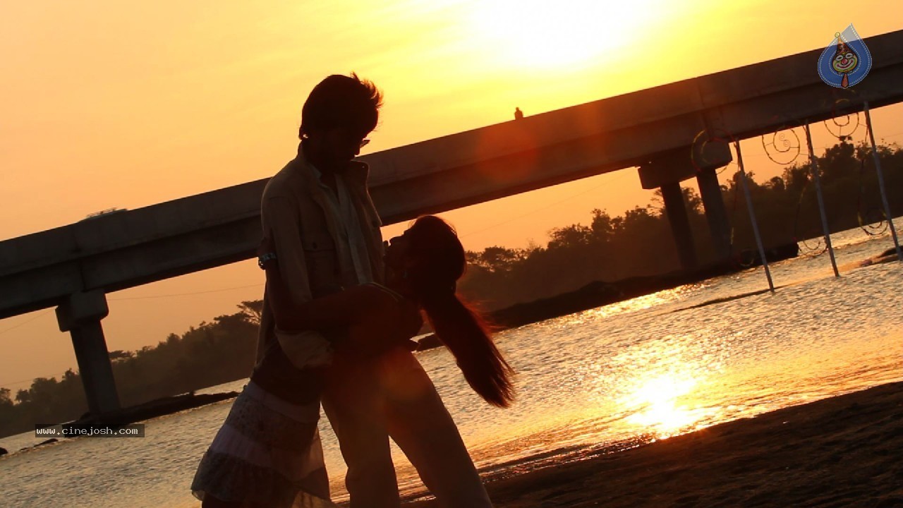 Ide Charutho Dating Spicy Stills - 8 / 42 photos