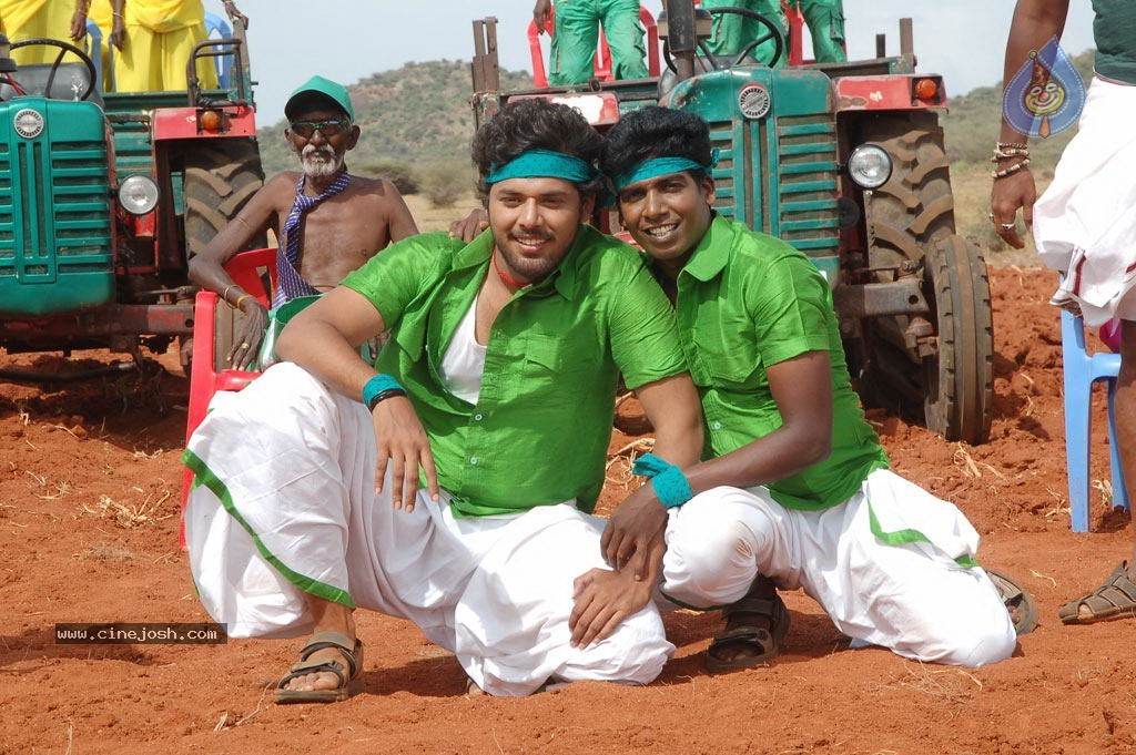 Idhayam Thiraiarangam Tamil Movie Stills - 17 / 74 photos
