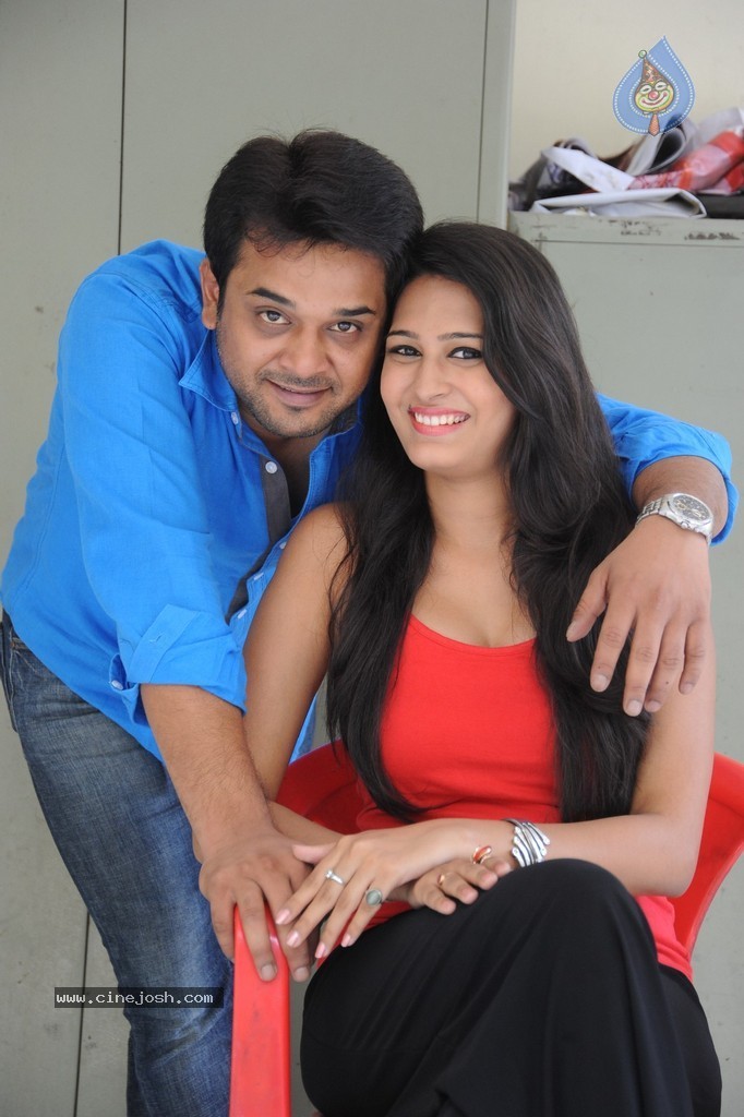 Inka Emi Anukoledu Movie Photos - 141 / 141 photos