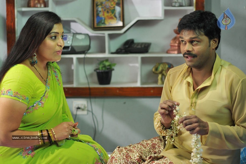 Intelligent Idiots Movie Stills n Walls - 2 / 73 photos