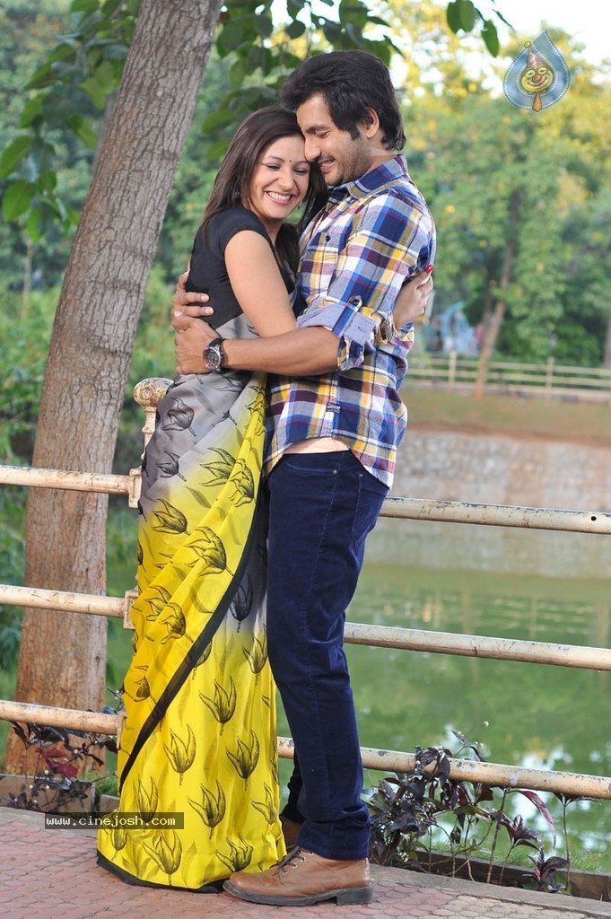 Intelligent Idiots Movie Stills n Walls - 40 / 73 photos