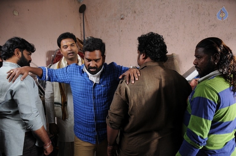 Inthalo Ennenni Vinthalo Movie Photos - 27 / 39 photos