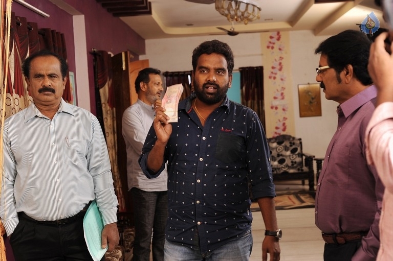 Inthalo Ennenni Vinthalo Movie Photos - 33 / 39 photos