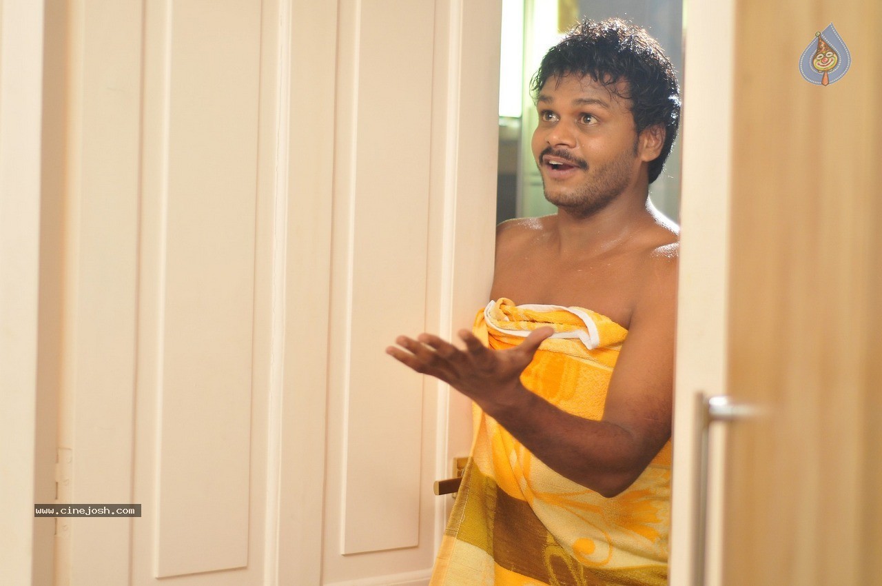 Intelligent Idiots Stills n Posters - 12 / 80 photos