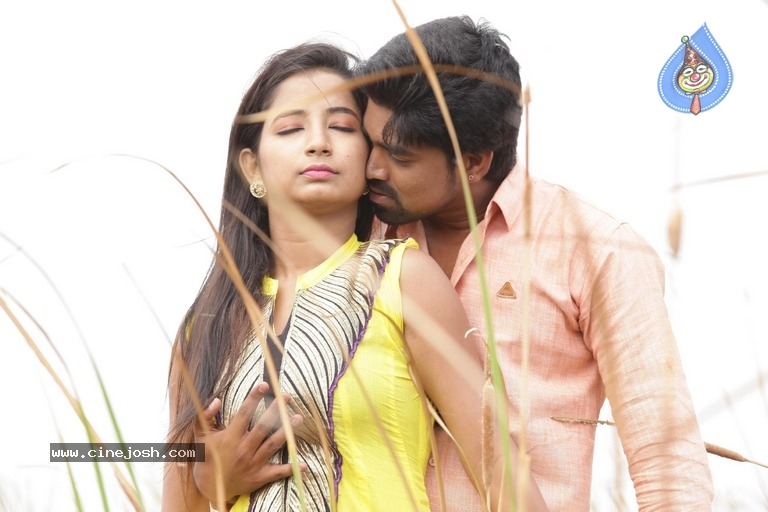 Ippatlo Ramudila Seethala Evaruntarandi Babu Movie Stills - 17 / 32 photos