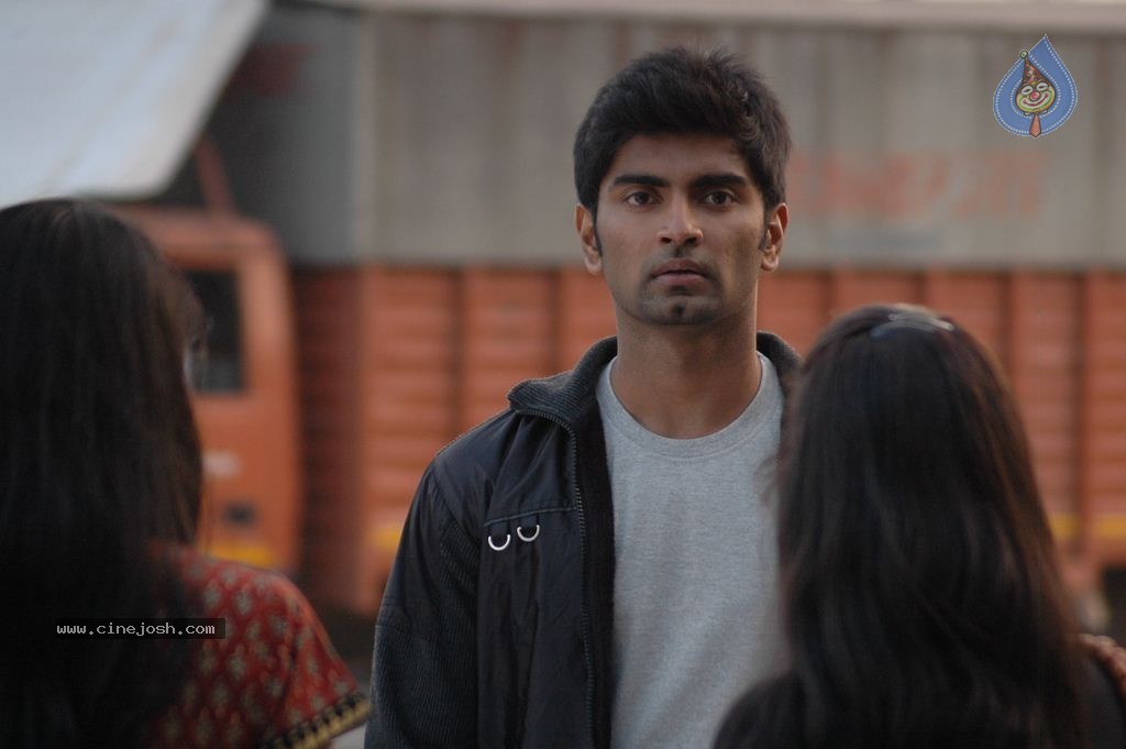 Irumbu Kuthirai Tamil Movie Stills - 26 / 48 photos