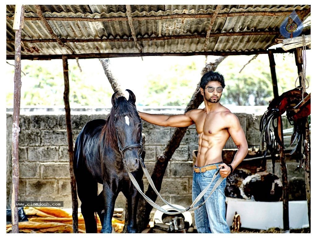 Irumbu Kuthirai Tamil Movie Stills - 30 / 48 photos