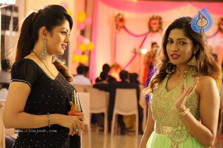 Iruvar Oppandham Movie Working Stills And Photos - 18 / 63 photos