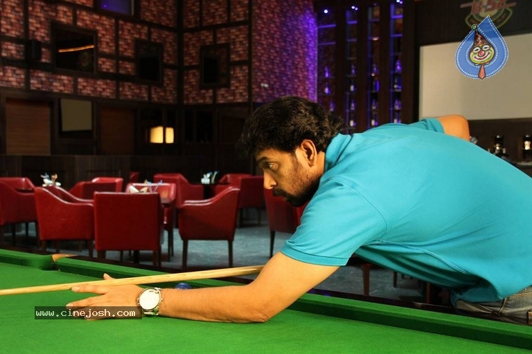 Iruvar Oppandham Movie Working Stills And Photos - 40 / 63 photos