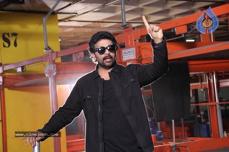 Iruvar Oppandham Movie Working Stills And Photos - 44 / 63 photos