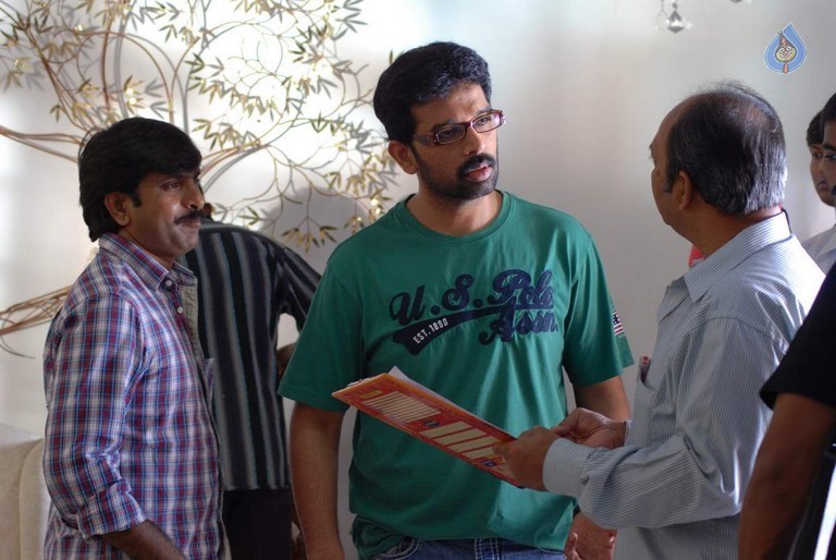 Iruvar Oppandham Tamil Film Photos - 25 / 49 photos