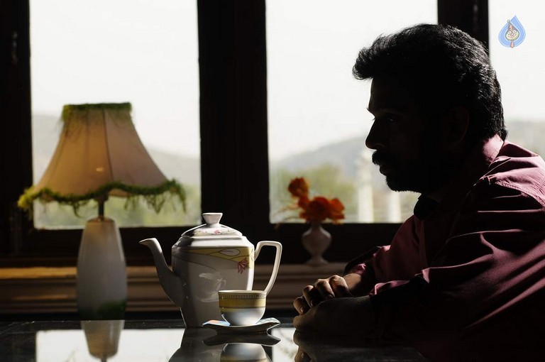 Iruvar Oppandham Tamil Film Photos - 30 / 49 photos