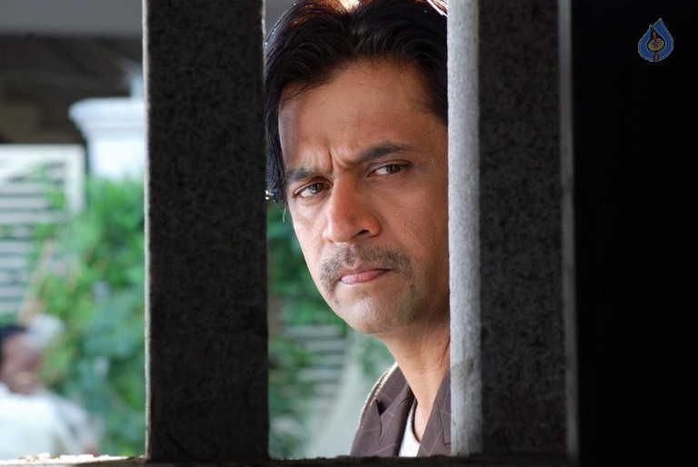 Iruvar Oppandham Tamil Film Photos - 36 / 49 photos