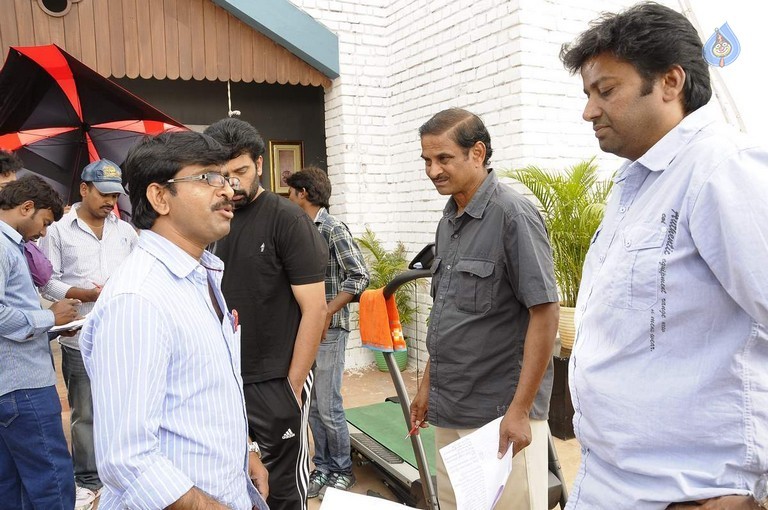 Iruvar Oppandham Tamil Film Photos - 42 / 49 photos