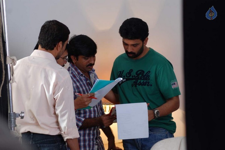 Iruvar Oppandham Tamil Film Photos - 49 / 49 photos