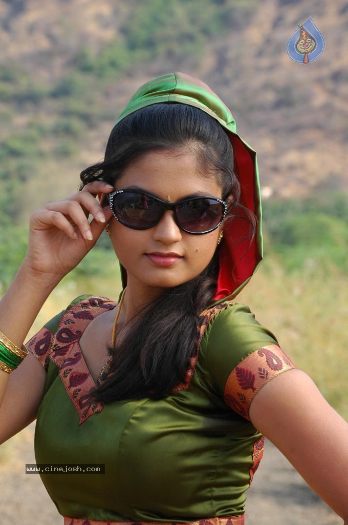 Isakki Tamil Movie Stills - 1 / 35 photos