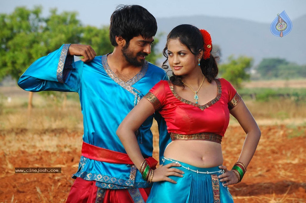 Isakki Tamil Movie Stills - 13 / 35 photos
