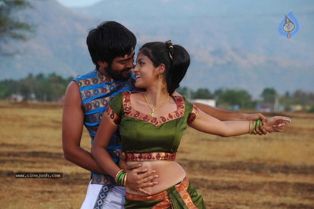 Isakki Tamil Movie Stills - 27 / 35 photos