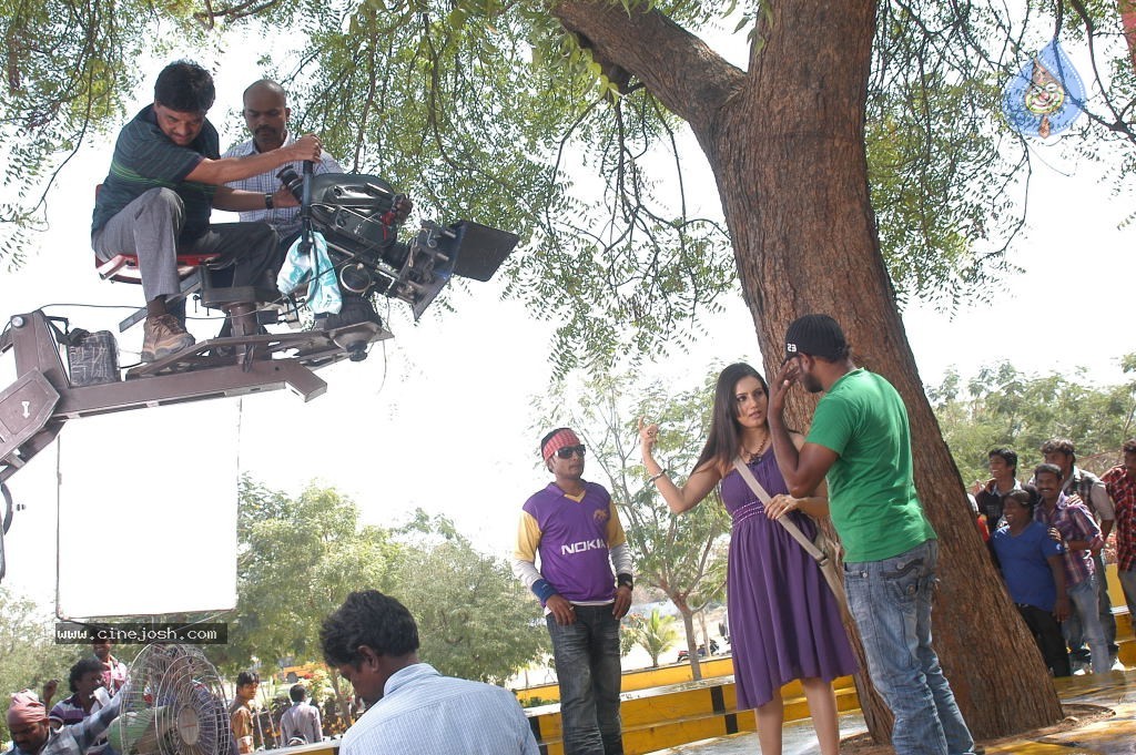 Ishta Sakhi Movie Stills - 6 / 183 photos