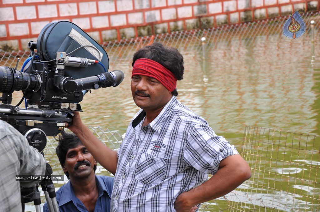 Ishta Sakhi Movie Stills - 169 / 183 photos